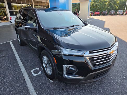 Used 2023 Chevrolet Traverse LT w/ LPO, Cargo Package AWD/4WD image 3