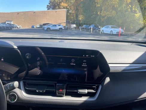 Used 2025 Chevrolet TrailBlazer LT image 18