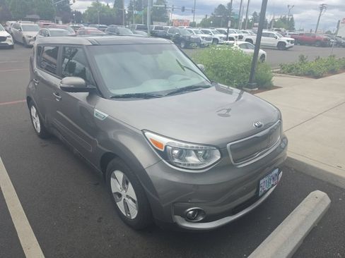 Used 2016 Kia Soul EV + w/ Sun & Fun Package FWD image 2