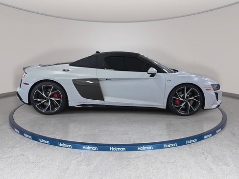 Used 2021 Audi R8 V10 w/ Premium Package RWD image 6