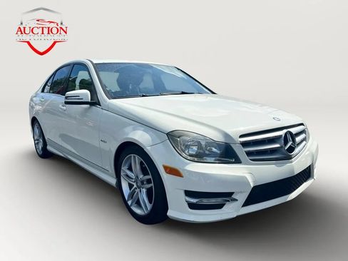Used 2012 Mercedes-Benz C 250 Sedan image 3