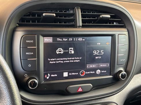 Used 2025 Kia Soul LX w/ LX Technology Package FWD image 20