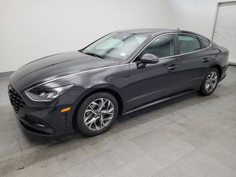 Used 2023 Hyundai Sonata SEL w/ Preferred Accessory Package image 2