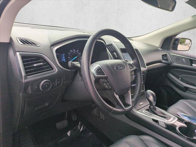 Used 2016 Ford Edge Titanium w/ Technology Package FWD image 10