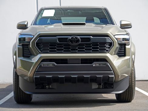 Used 2026 Toyota Tacoma TRD Sport RWD image 7