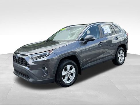 Used 2021 Toyota RAV4 XLE w/ Convenience Package AWD/4WD image 3