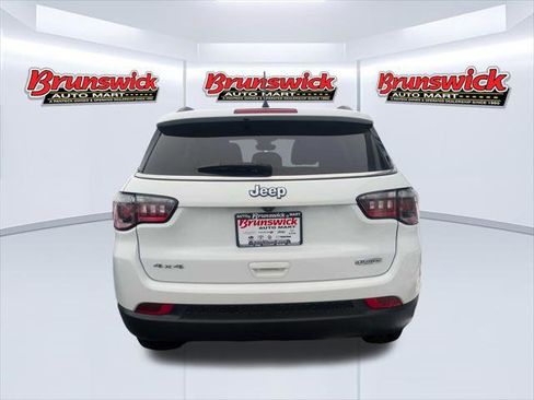 Certified 2022 Jeep Compass Latitude image 6