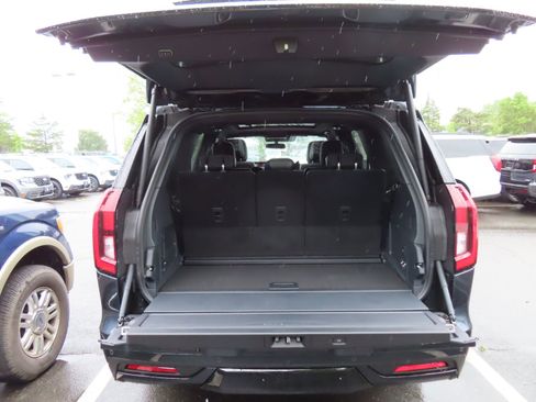 New 2026 Ford Expedition Platinum w/ Stealth Appearance Package AWD/4WD image 15