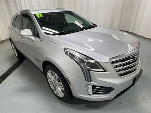 Used 2017 Cadillac XT5 Premium Luxury image 2