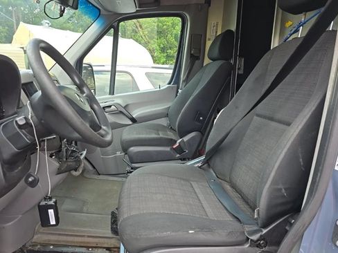 Used 2018 Mercedes-Benz Sprinter 2500 image 6