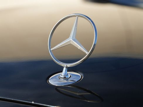 Used 2021 Mercedes-Benz S 580 4MATIC Sedan w/ AMG Line image 61