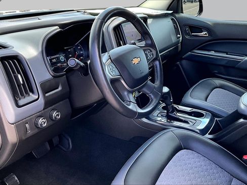 Used 2017 Chevrolet Colorado Z71 w/ Z71 Midnight Edition AWD/4WD image 12