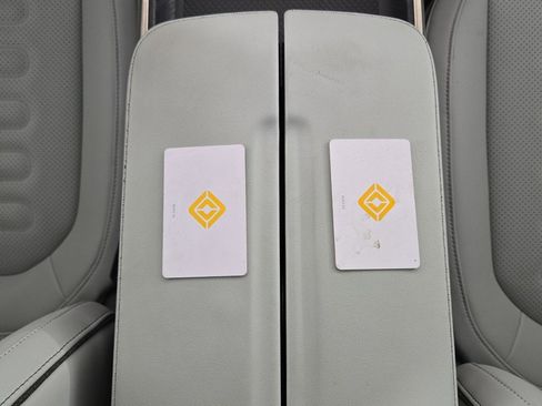 Used 2023 Rivian R1S Adventure AWD/4WD image 31