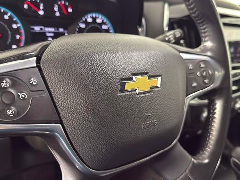 Used 2022 Chevrolet Traverse LT image 22