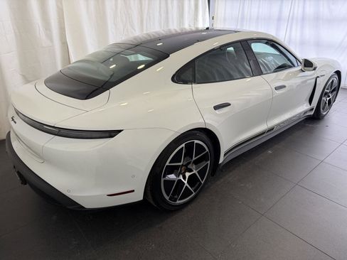 Used 2025 Porsche Taycan image 9