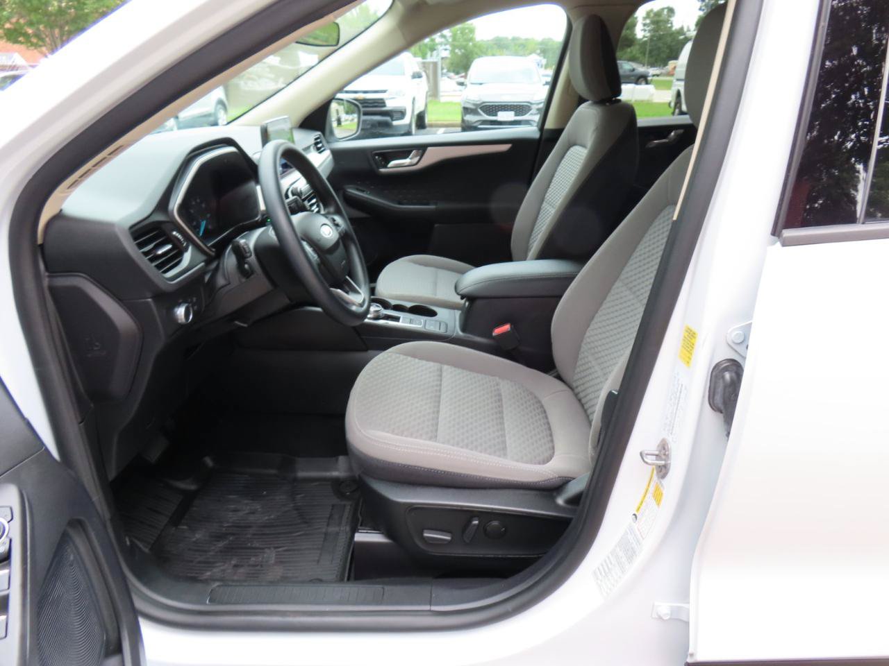 Used 2020 Ford Escape SE FWD image 15