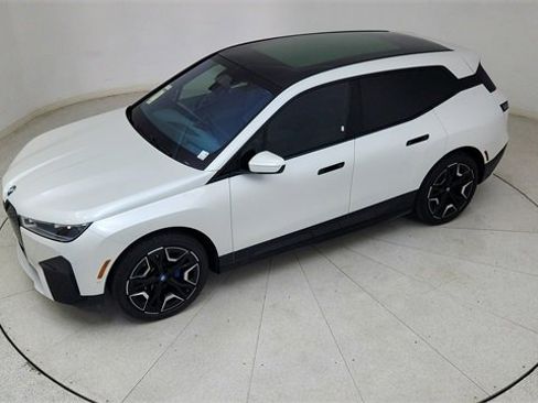 Used 2025 BMW iX xDrive50 image 76