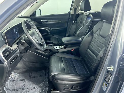 Used 2024 Kia Telluride SX Prestige w/ Towing Package AWD/4WD image 8