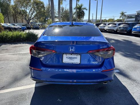 Used 2022 Honda Civic Sport image 2