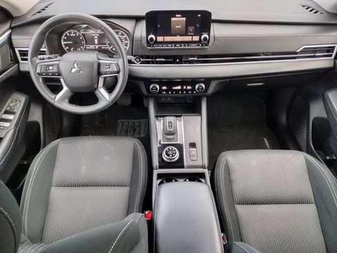 Used 2022 Mitsubishi Outlander ES image 5