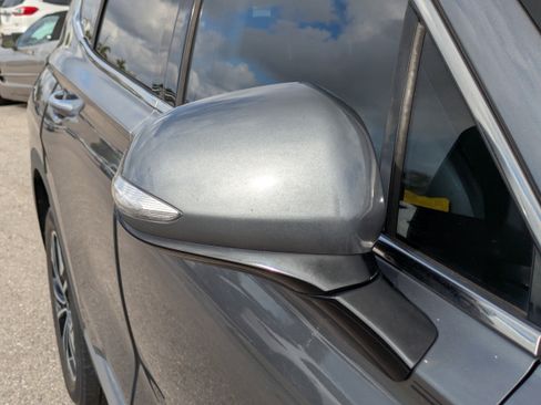 Used 2019 Hyundai Santa Fe Limited image 12