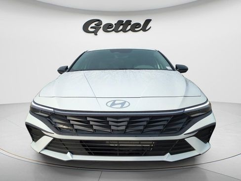 Certified 2025 Hyundai Elantra Sport FWD image 2