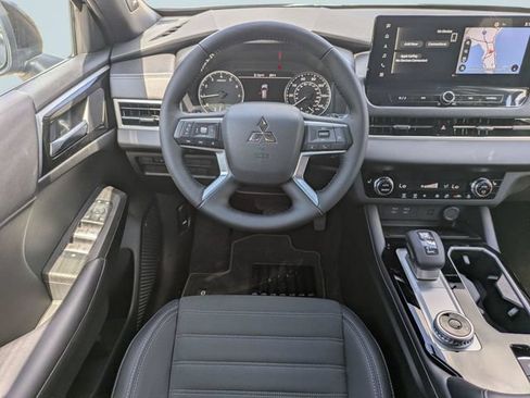 New 2026 Mitsubishi Outlander LE FWD image 16