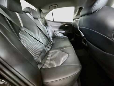 Used 2021 Toyota Camry SE FWD image 27