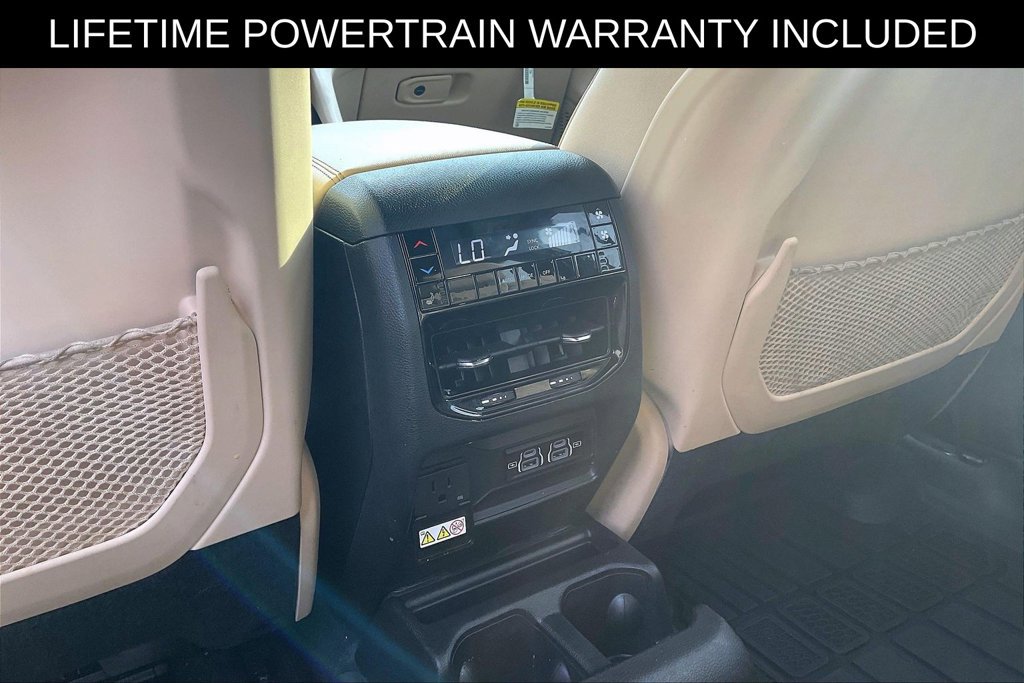 Used 2025 Jeep Grand Cherokee L Limited w/ Luxury Tech Group II RWD image 24