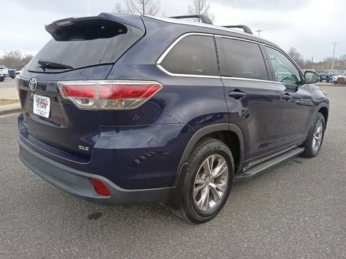 Used 2015 Toyota Highlander XLE image 3