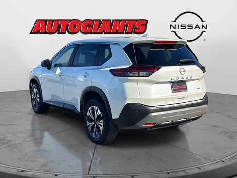 Used 2023 Nissan Rogue SV image 5