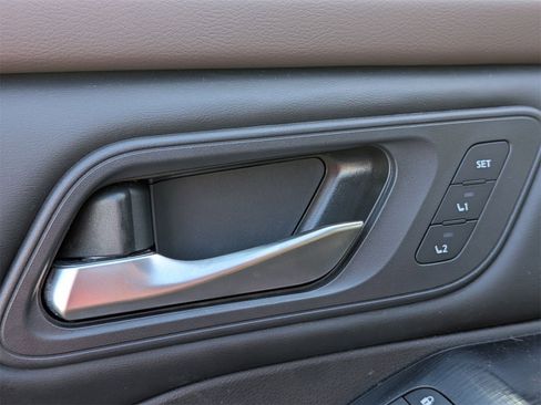 Used 2023 Nissan Rogue SL image 13