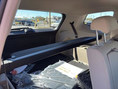 New 2026 Volkswagen Atlas SE image 12