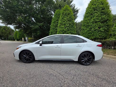 Used 2023 Toyota Corolla XSE FWD image 2