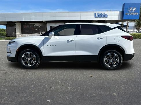 Used 2025 Chevrolet Blazer LT FWD image 6