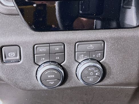 New 2026 GMC Sierra 1500 Elevation image 9