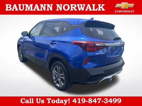 Used 2023 Kia Seltos LX AWD/4WD image 5