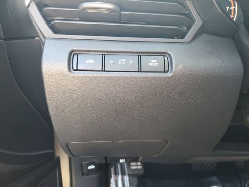 Certified 2019 Nissan Altima 2.5 SR w/ SR Premium Package image 30