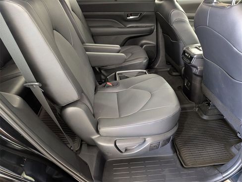 Used 2026 Toyota Grand Highlander XLE image 35
