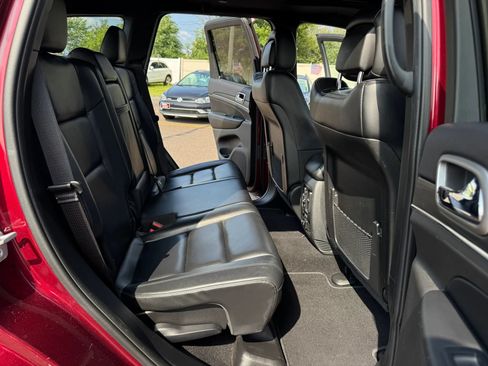 Used 2019 Jeep Grand Cherokee Limited AWD/4WD image 30