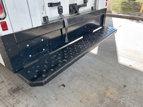 Used 2023 GMC Savana 3500 w/ Power Convenience Package image 16