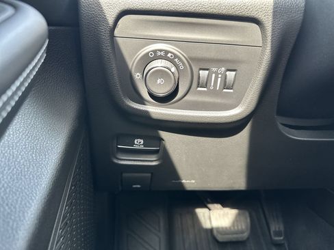 Used 2024 Jeep Grand Cherokee L Limited w/ Luxury Tech Group II AWD/4WD image 18