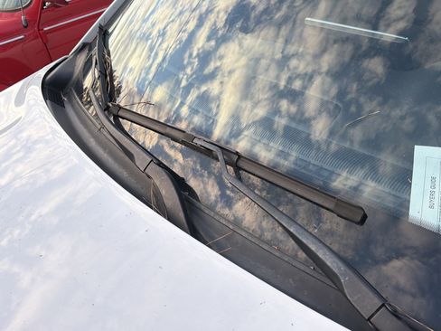 Used 2023 Jeep Compass Latitude image 11