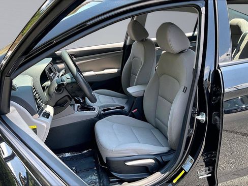 Used 2018 Hyundai Elantra SE FWD image 34