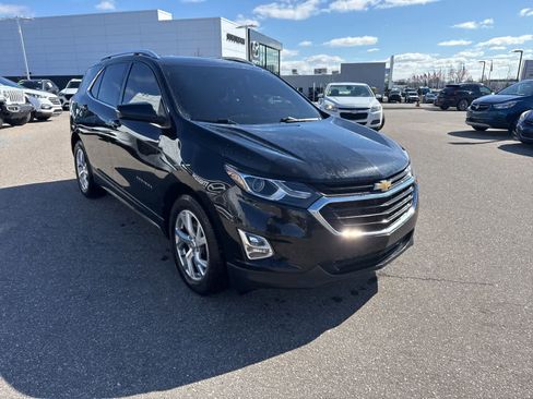 Used 2018 Chevrolet Equinox LT image 3