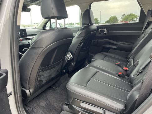 Used 2025 Kia Sorento S FWD image 10