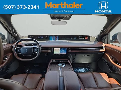 Used 2025 Lincoln Navigator Reserve AWD/4WD image 22