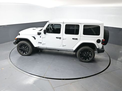 Used 2025 Jeep Wrangler Unlimited Sahara w/ Safety Group AWD/4WD image 20