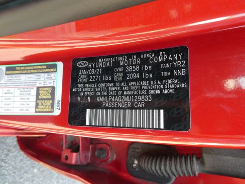 Used 2021 Hyundai Elantra Limited w/ Cargo Package FWD image 10