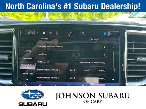 Used 2022 Chrysler Pacifica Limited FWD image 14
